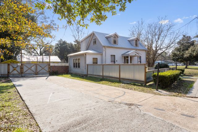 1127 19th Street, Gulfport, MS 39501