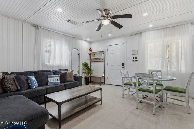 1127 19th Street, Gulfport, MS 39501