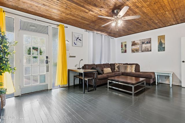 1127 19th Street, Gulfport, MS 39501