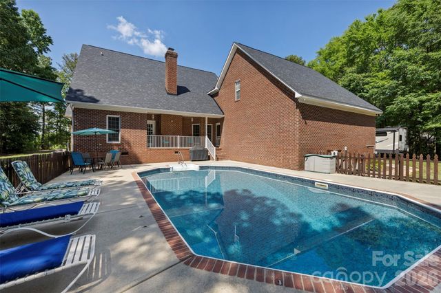 710 Sleepy Hollow Road, Midland, NC 28107