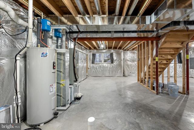 701 HICKORY TRL, Winchester, VA 22602