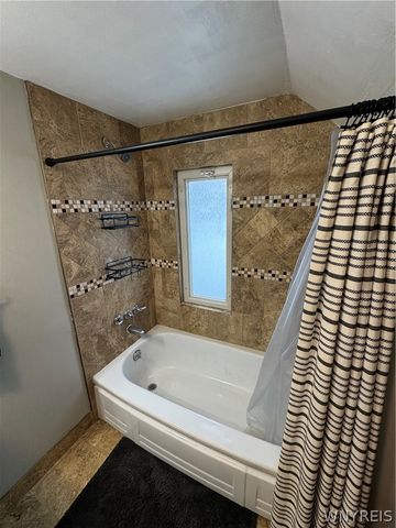 482 Hawley Street, Lockport City, NY 14094