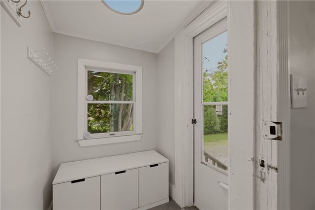 226 Turnpike Avenue, Portsmouth, RI 02871