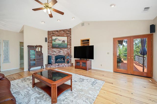 2065 Hotchkiss Ct, Cool, CA 95614