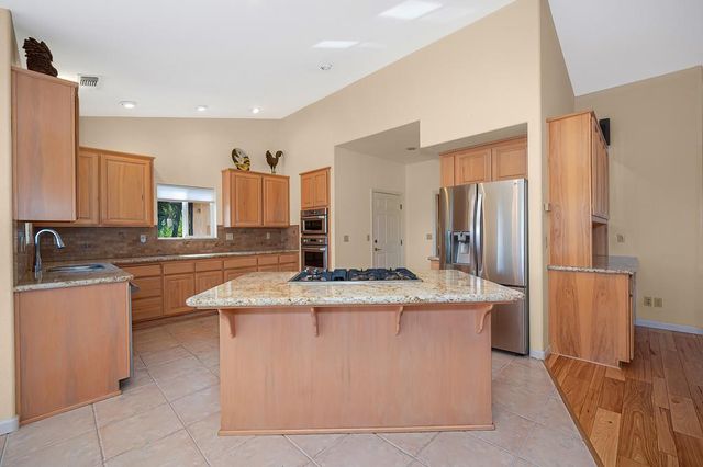 2065 Hotchkiss Ct, Cool, CA 95614