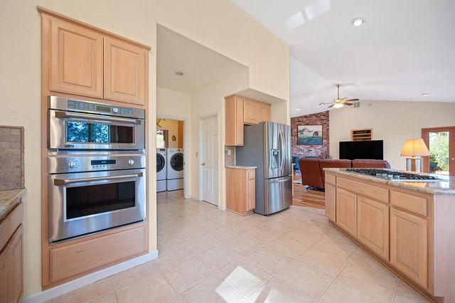 2065 Hotchkiss Ct, Cool, CA 95614