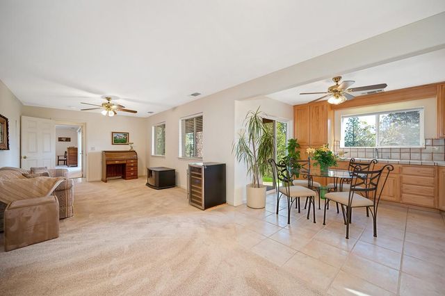 2065 Hotchkiss Ct, Cool, CA 95614