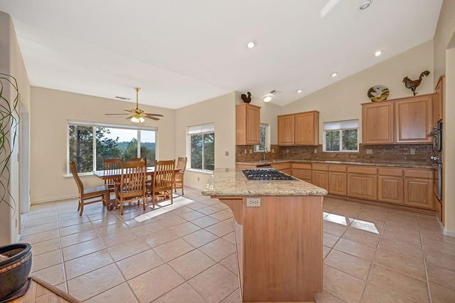 2065 Hotchkiss Ct, Cool, CA 95614