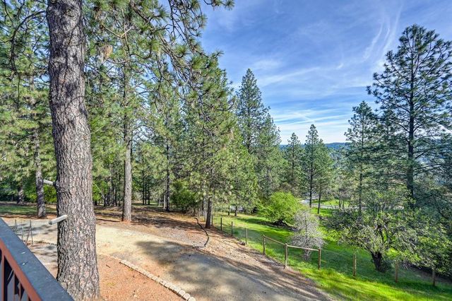 2065 Hotchkiss Ct, Cool, CA 95614