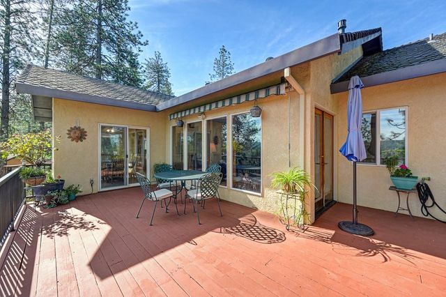 2065 Hotchkiss Ct, Cool, CA 95614