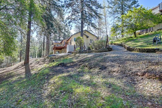 2065 Hotchkiss Ct, Cool, CA 95614