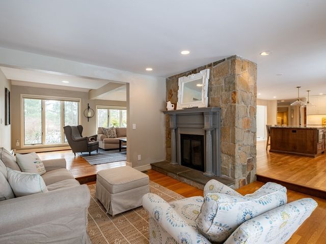 111 Loring St, Duxbury, MA 02332