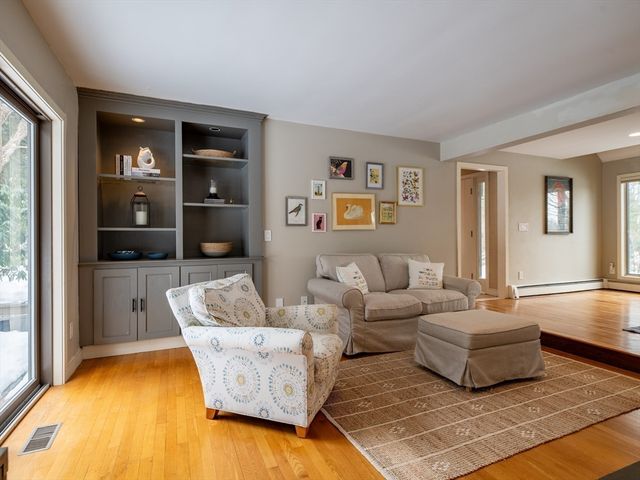 111 Loring St, Duxbury, MA 02332