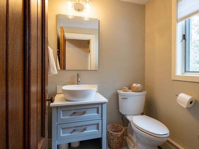 111 Loring St, Duxbury, MA 02332