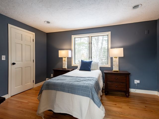 111 Loring St, Duxbury, MA 02332