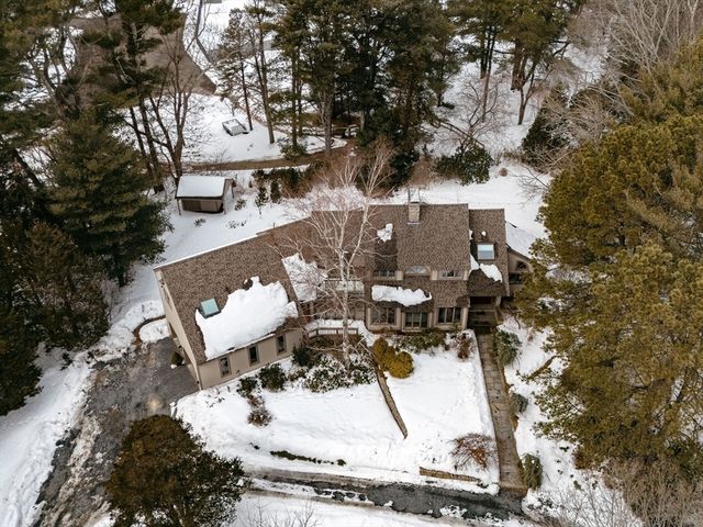 111 Loring St, Duxbury, MA 02332