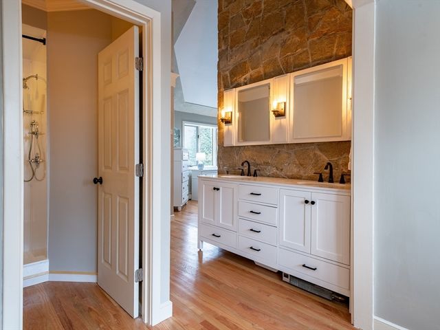 111 Loring St, Duxbury, MA 02332