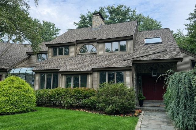 111 Loring St, Duxbury, MA 02332