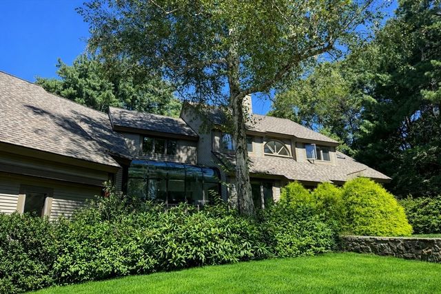 111 Loring St, Duxbury, MA 02332