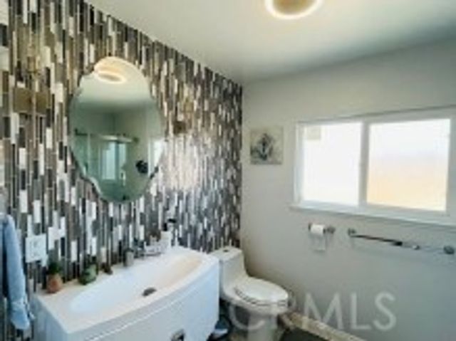 12711 Castleford, Cerritos, CA 90703