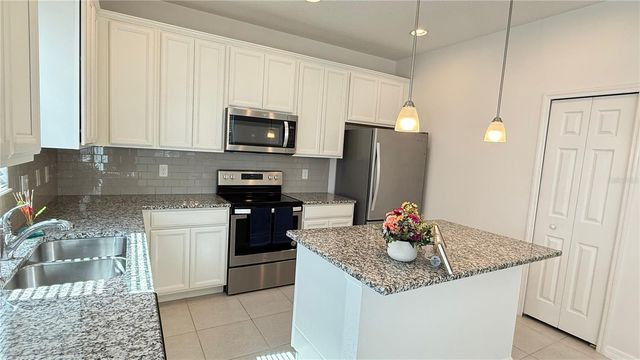 2564 SEDGE GRASS WAY, Orlando, FL 32824