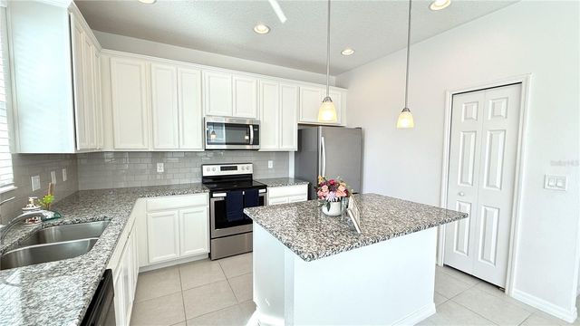 2564 SEDGE GRASS WAY, Orlando, FL 32824