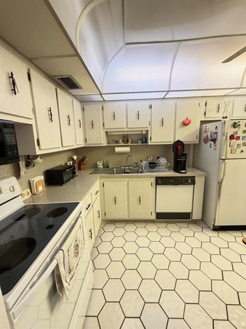 20301 W Country Club Drive 329, Aventura, FL 33180
