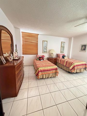 20301 W Country Club Drive 329, Aventura, FL 33180
