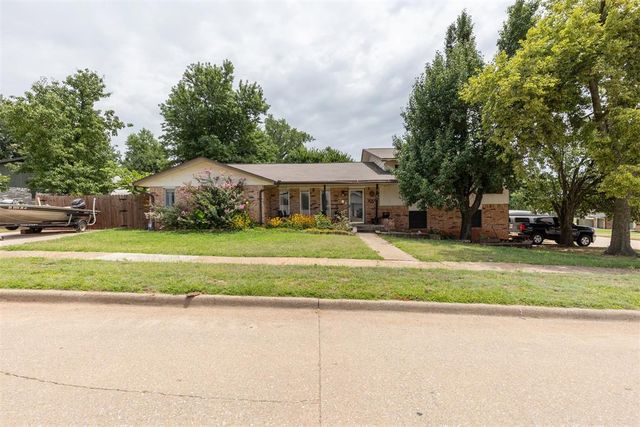 2008 E Willow Creek Terrace, Mustang, OK 73064