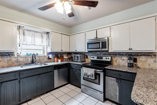 2008 E Willow Creek Terrace, Mustang, OK 73064