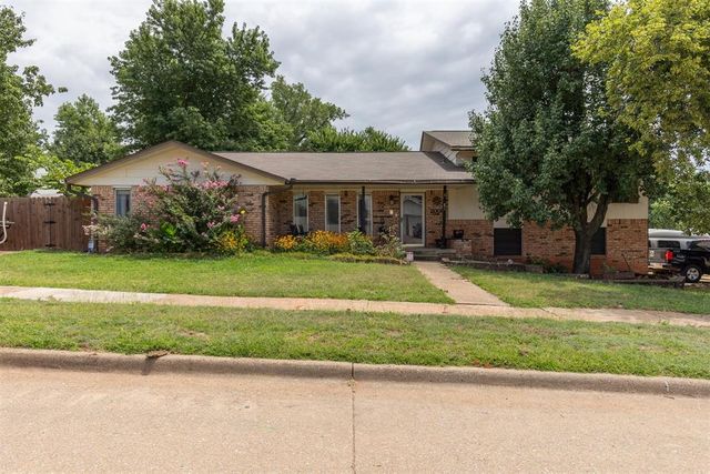 2008 E Willow Creek Terrace, Mustang, OK 73064