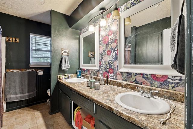 2008 E Willow Creek Terrace, Mustang, OK 73064