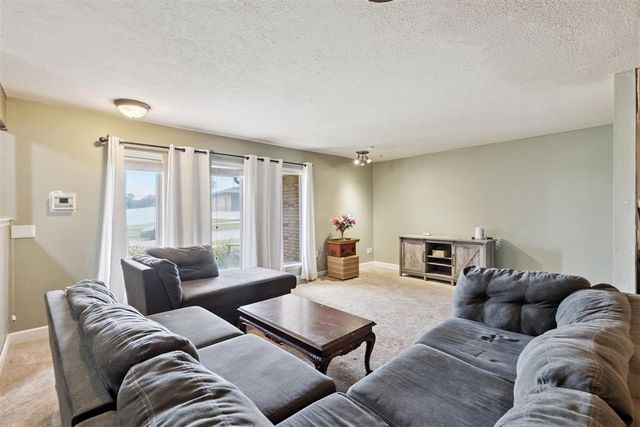 2008 E Willow Creek Terrace, Mustang, OK 73064