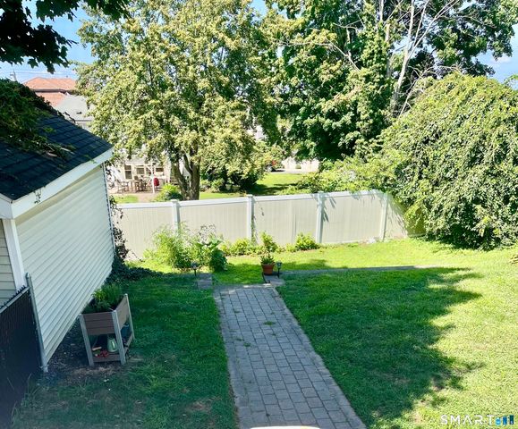 416 Lighthouse Road, New Haven, CT 06512