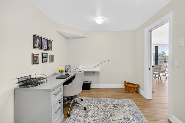900 NE SPANISH RIVER Boulevard 2w, Boca Raton, FL 33431