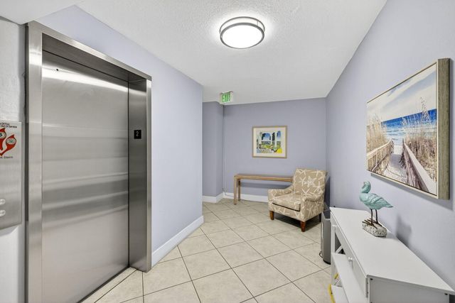 900 NE SPANISH RIVER Boulevard 2w, Boca Raton, FL 33431