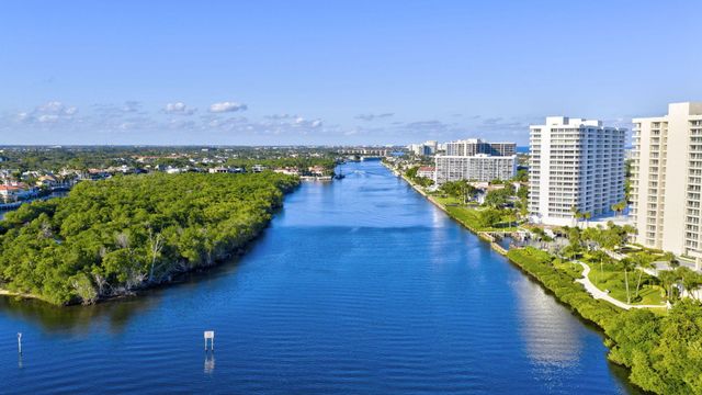 900 NE SPANISH RIVER Boulevard 2w, Boca Raton, FL 33431