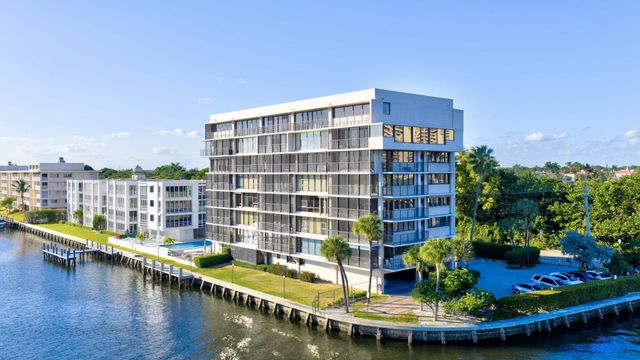 900 NE SPANISH RIVER Boulevard 2w, Boca Raton, FL 33431
