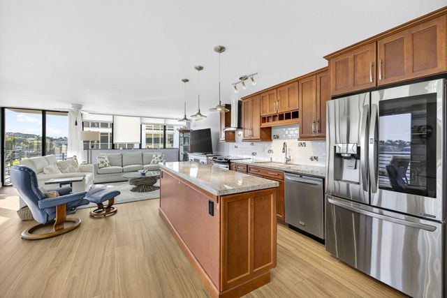 900 NE SPANISH RIVER Boulevard 2w, Boca Raton, FL 33431