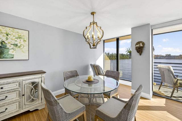 900 NE SPANISH RIVER Boulevard 2w, Boca Raton, FL 33431