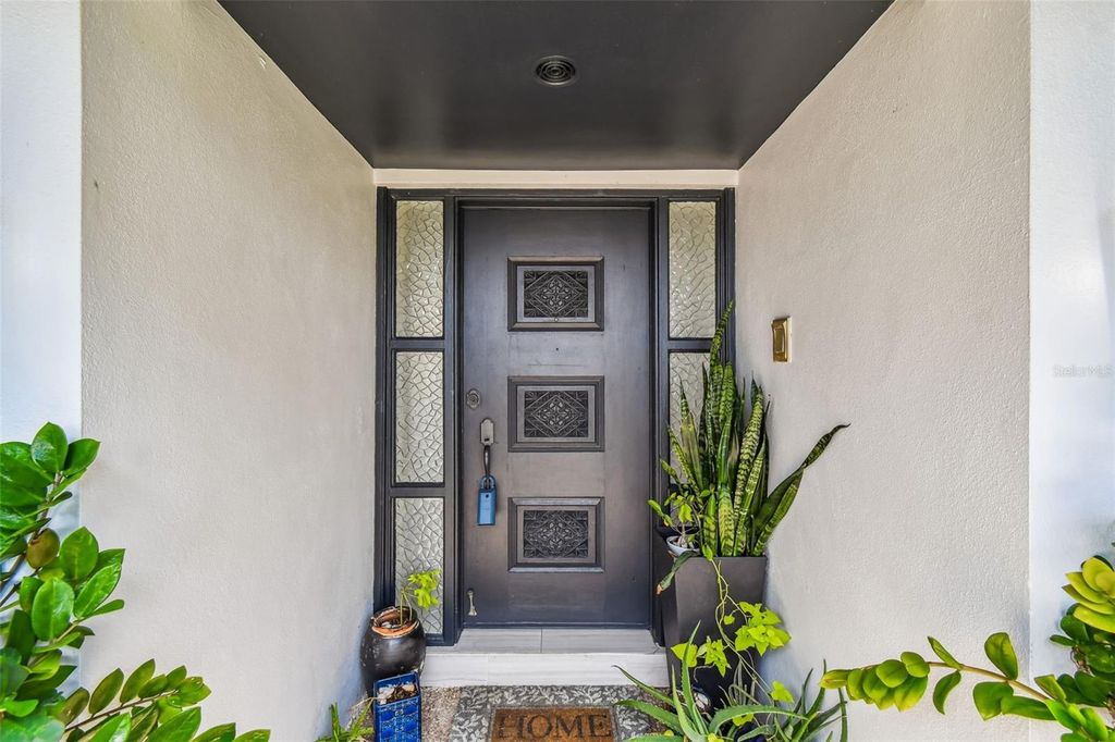 Image 12 of property listing at 221 HOWARD DRIVE, Belleair Beach, FL 33786