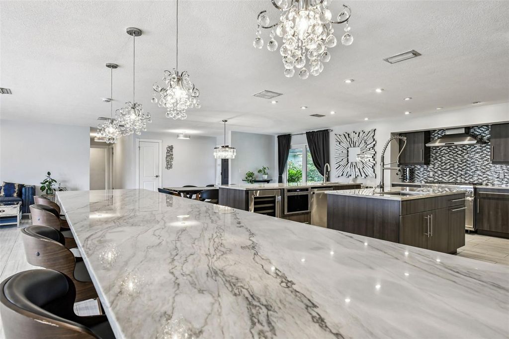 Image 24 of property listing at 221 HOWARD DRIVE, Belleair Beach, FL 33786