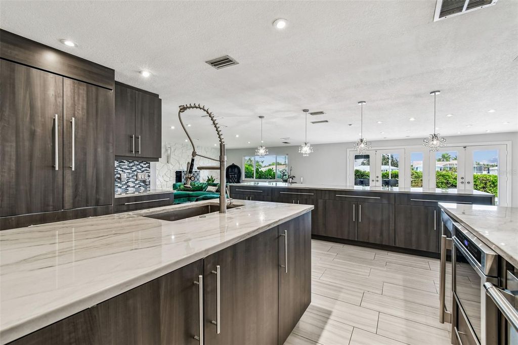 Image 31 of property listing at 221 HOWARD DRIVE, Belleair Beach, FL 33786