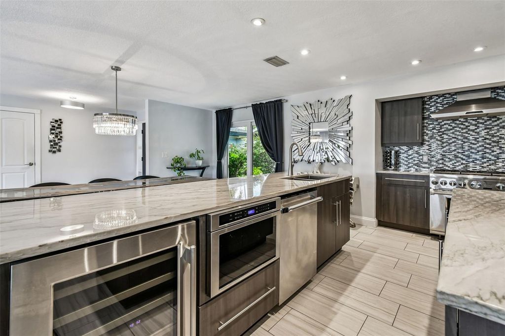 Image 33 of property listing at 221 HOWARD DRIVE, Belleair Beach, FL 33786