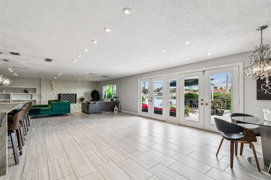 Image 40 of property listing at 221 HOWARD DRIVE, Belleair Beach, FL 33786