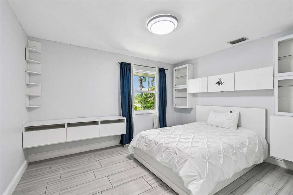 Image 48 of property listing at 221 HOWARD DRIVE, Belleair Beach, FL 33786