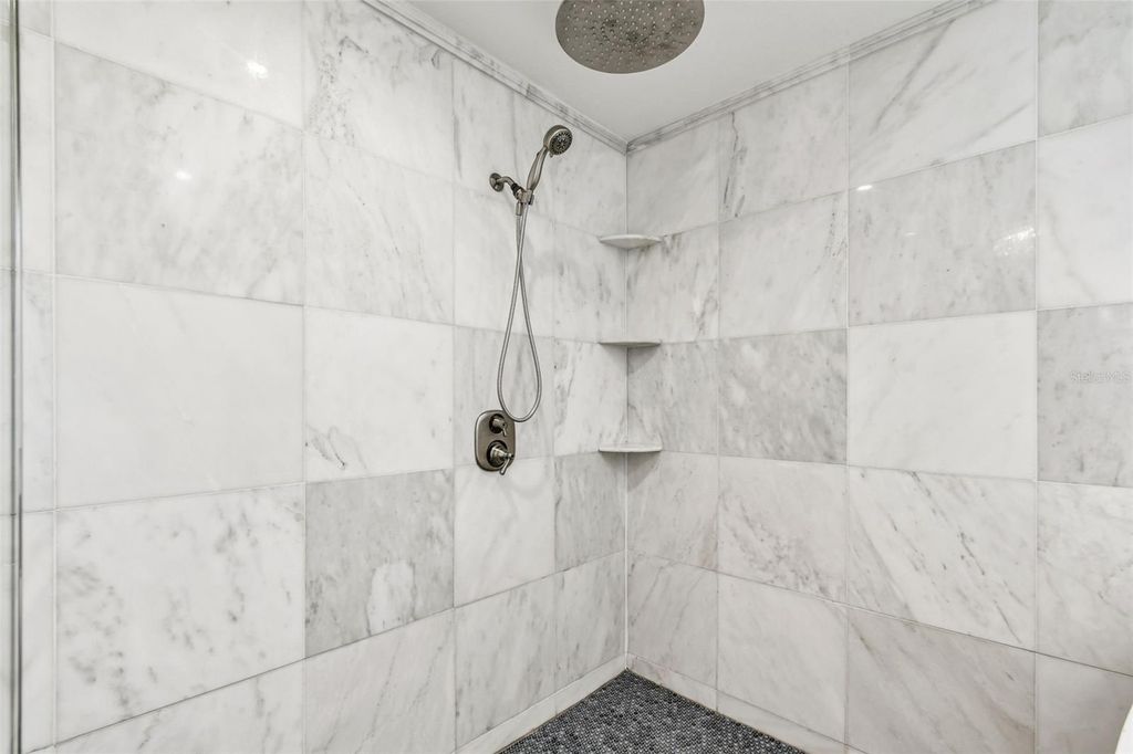 Image 59 of property listing at 221 HOWARD DRIVE, Belleair Beach, FL 33786