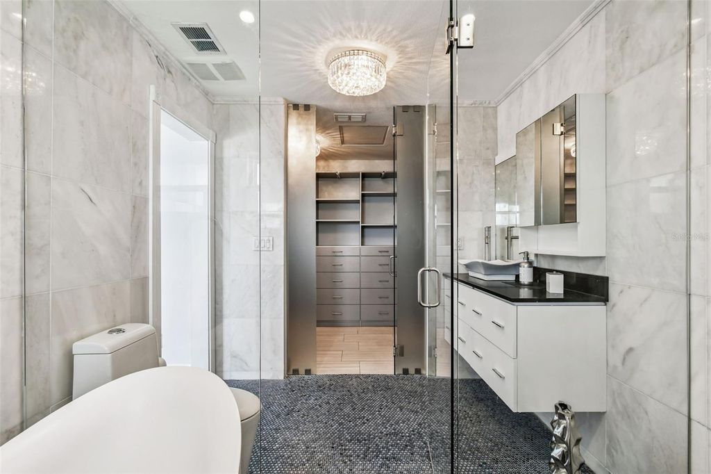 Image 60 of property listing at 221 HOWARD DRIVE, Belleair Beach, FL 33786