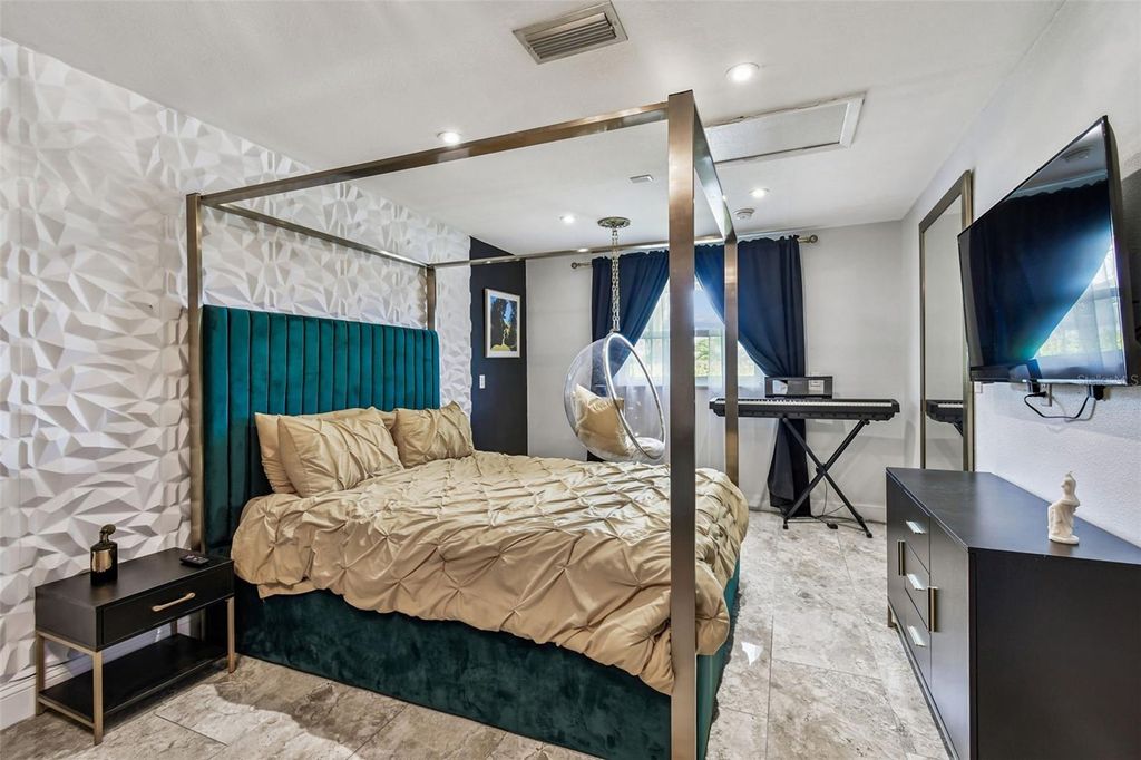 Image 78 of property listing at 221 HOWARD DRIVE, Belleair Beach, FL 33786