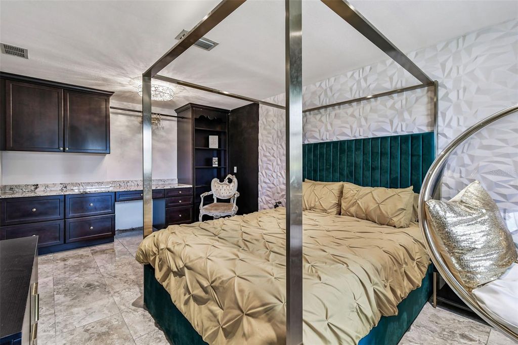 Image 79 of property listing at 221 HOWARD DRIVE, Belleair Beach, FL 33786